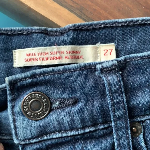 Levi’s - Picture 3 of 7